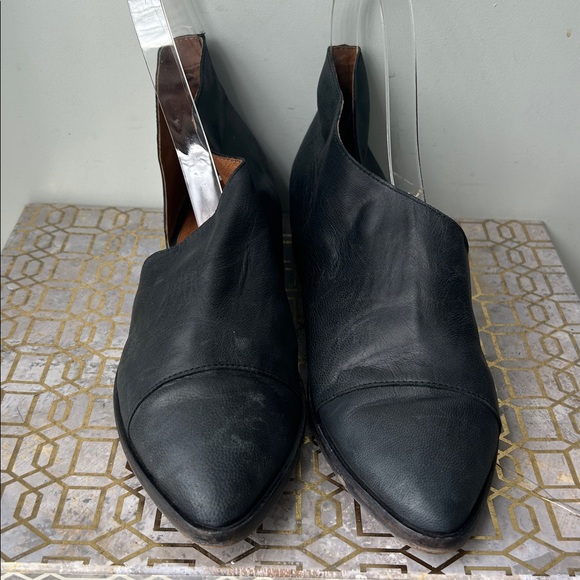 Free People Royale Black Leather Cut Out Flats Women's size 37/7 - Picture 3 of 7